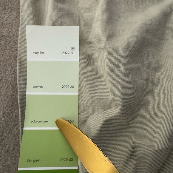 MOTHER JEANS The Shaker Chop Crop In army Green Vacation Pants Women Size 28 - Picture 2 of 11